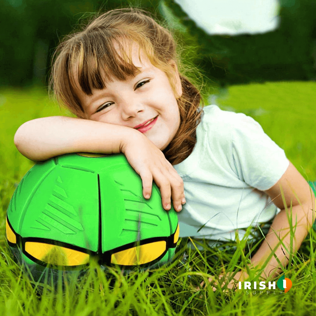 Irish Supply, MAGICBALL Flying Saucer with LED Light